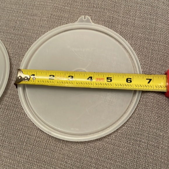 Tupperware Set of 2 C Lids - Picture 3 of 5
